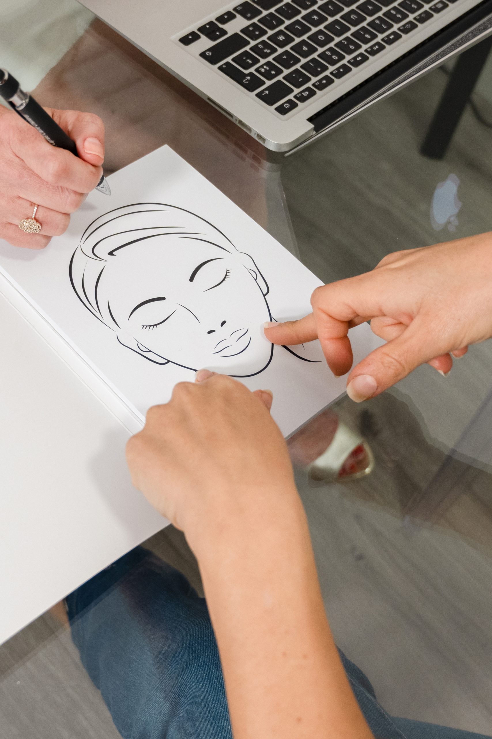 Diagnostic de peau avant peeling au cabinet Laser Saint Caprais